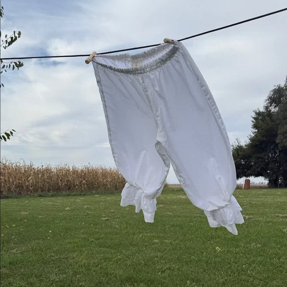 Women’s Vintage White Ruffled lace Bloomers Medium - Picture 4 of 7